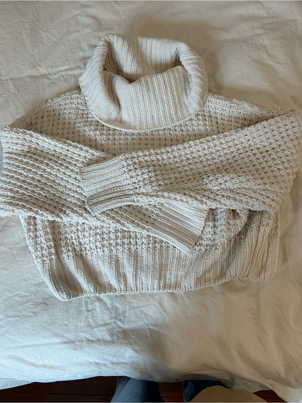 Cropped Sweater - Picture 2 of 2